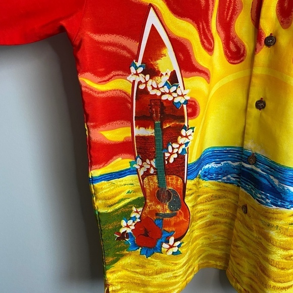 Men's Bright Red Hawaiian Sun Sand‎ Surf Button Up Shirt - Picture 2 of 10